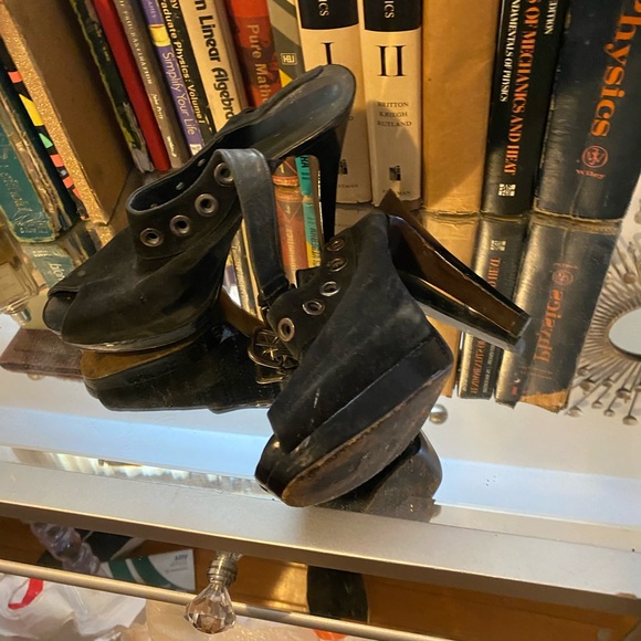 Stuart weitzman size 37 heels - Picture 4 of 4